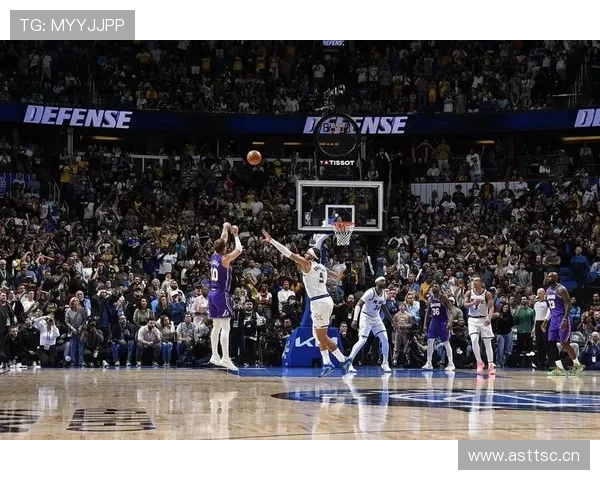 安东尼·戴维斯挡拆拉开防守空间，提升湖人内线高效得分能力